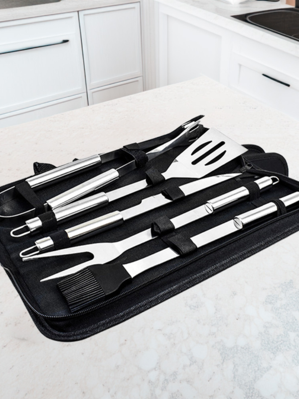 l (10) SET PARRILLERO 5PZ EN ESTUCHE NEGRO