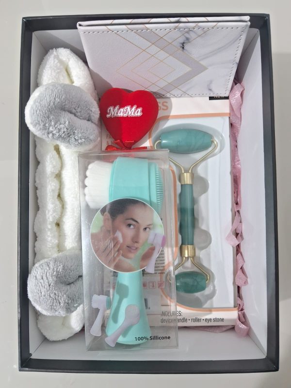 18 CAJA CON SET DE LIMPIEZA FACIAL - DIA DE LA MADRE