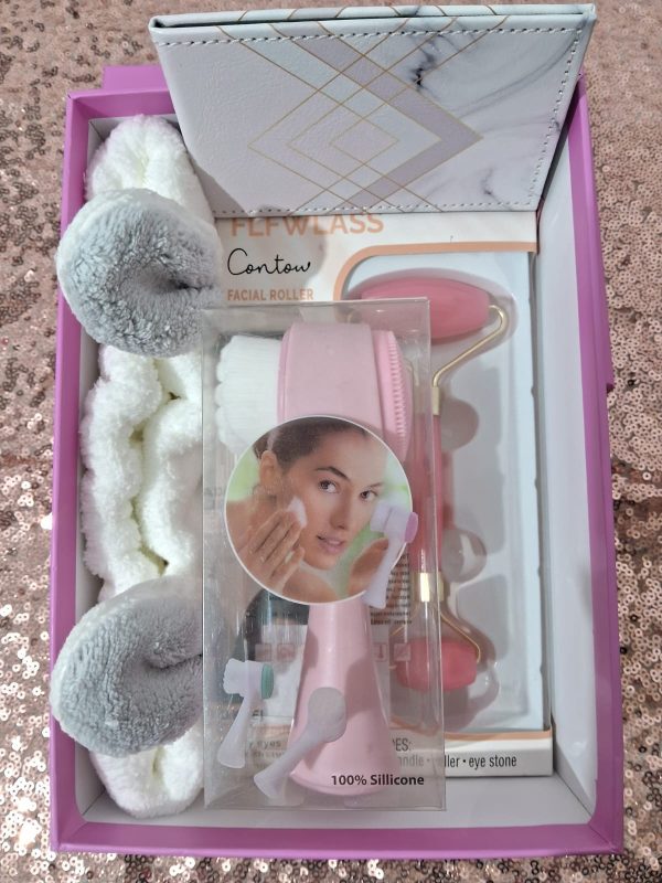 32 CAJA CON SET DE LIMPIEZA FACIAL - DIA DE LA MADRE